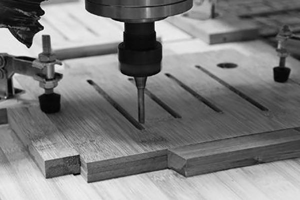 Jaké nástroje jsou potřeba pro CNC router?