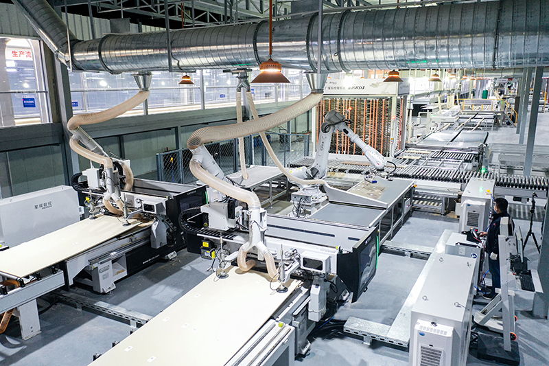 Živý přenos z inteligentní výroby GoldenHome CNC